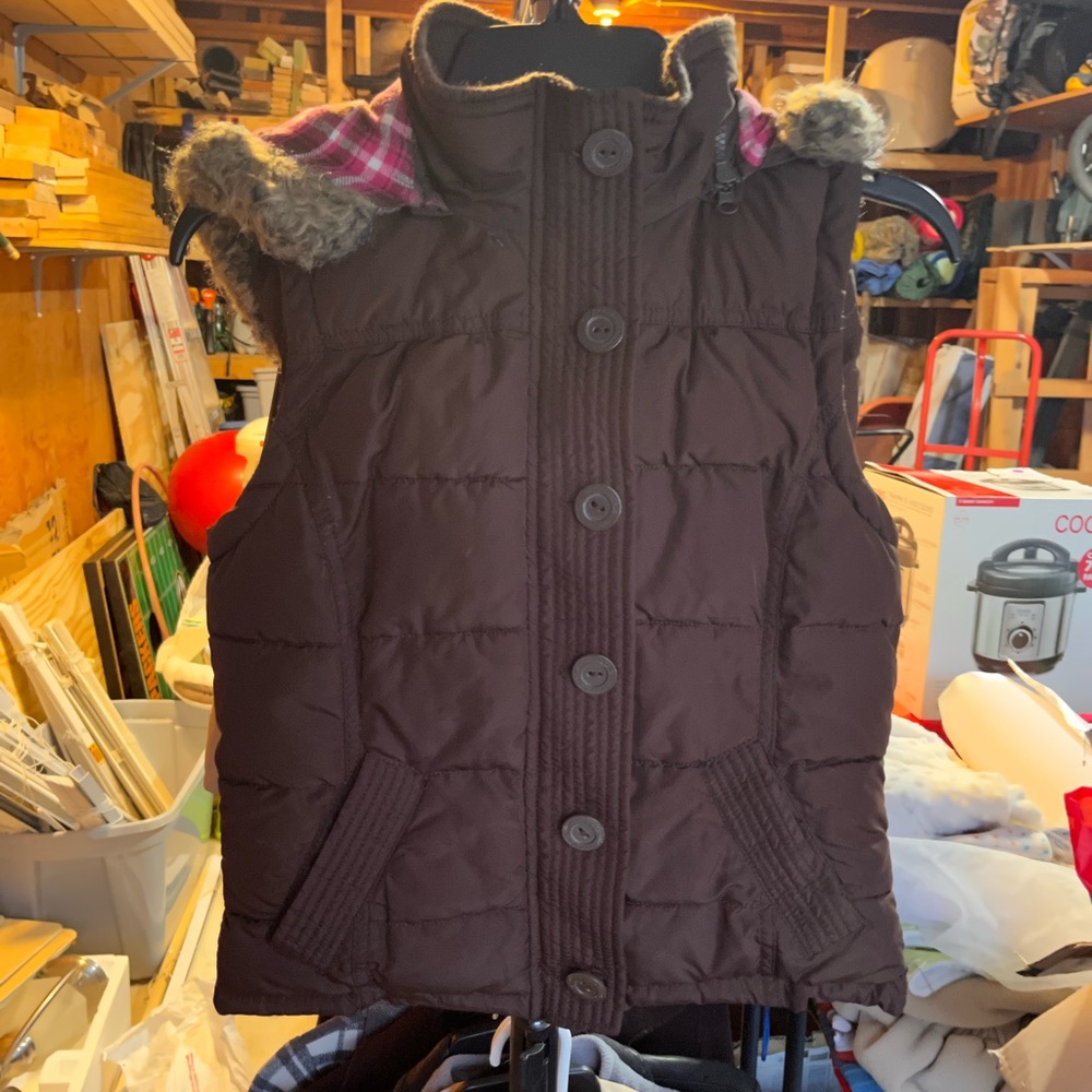 Aeropostale brown puffer vest-size Small